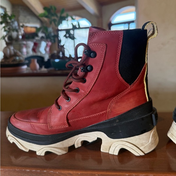 Red Sorel platform boots - Picture 4 of 8